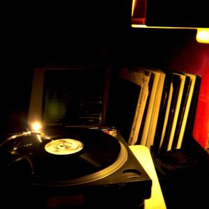 A Capela est un bar electro très fréquenté dans le quartier du bairro alto, un must do pour faire la fête à lisbonne