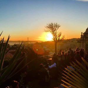 Park café est le lieu de rdv incoutrnable pour la plus part des portugais- Il faut rester vigilant car ils peuvent interveni