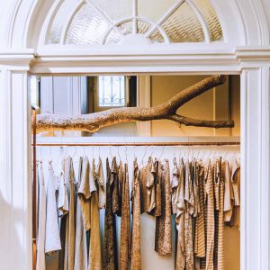 Boutique brésilienne concept store à Principe Real à Lisbonne d'objets et vêtements d'artistes et d'artisans brésilien