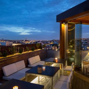 Silk bar est le club le plus guindé et le plus chic de lisbonne avec une vue panoramique à 360 degrés.