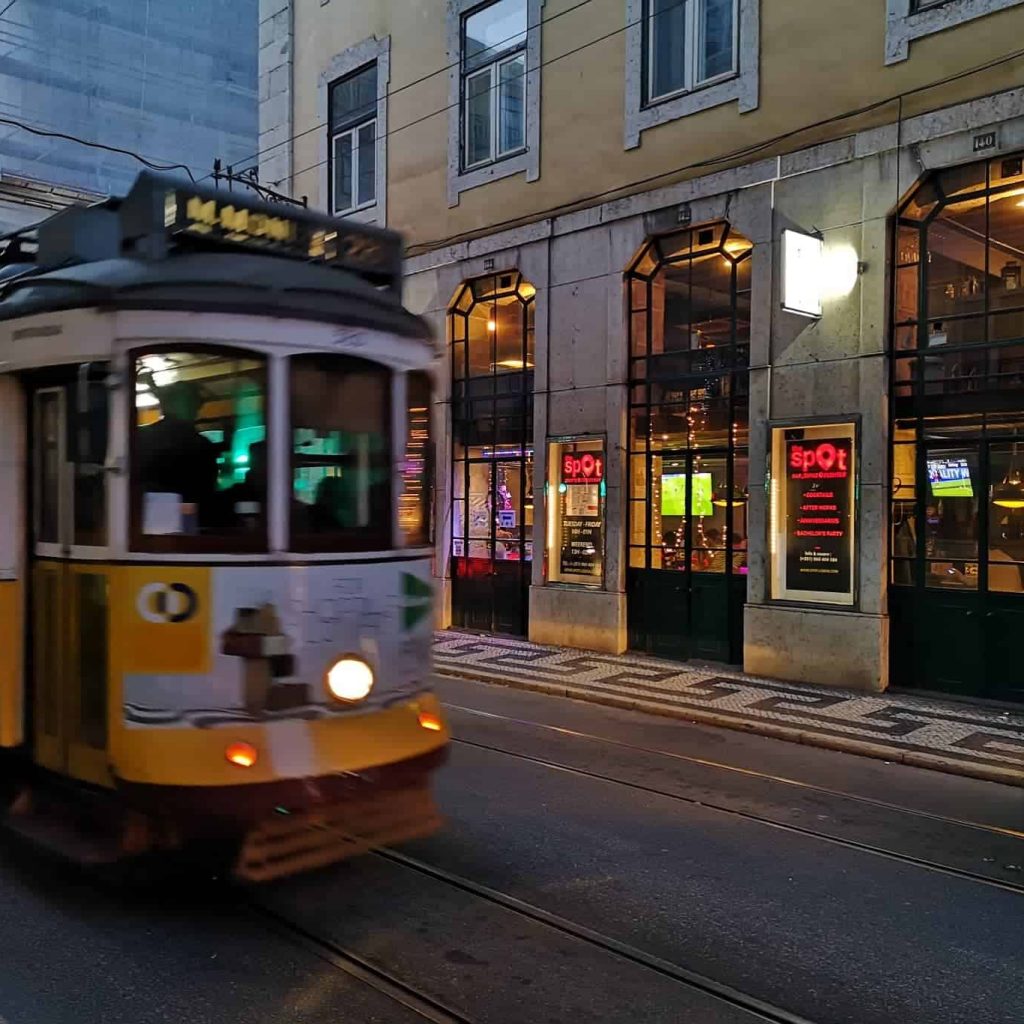 Spot Lisboa, le meilleur bar à Lisbonne pour regarder un match de foot de la ligue 1 ou champions league, du rugby top 14, 6 nations