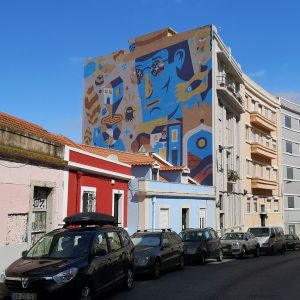 Oeuvre colorée à Graça d'Aka Corleone, artiste de street art à Lisbonne