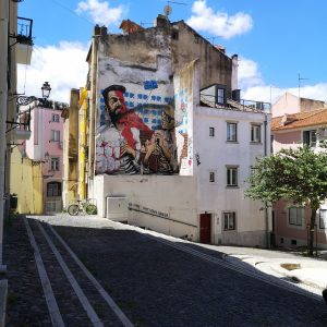 Andrea Tarli, street-artiste à Lisbonne dans le quartier de Mouraria
