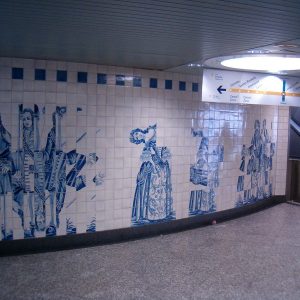 Panneau d'azujelos dans le métro Campo Grande réalisé par l'artiste Eduardo Nery