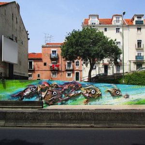 Street art dans le quartier d'Alcantara à Lisbonne réalisé par Bordalo II