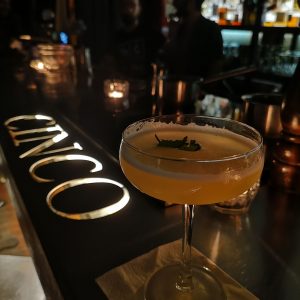 Cinco Lounge, un bar à cocktail à Lisbonne avec une carte incroyable et une ambiance amicale très agréable