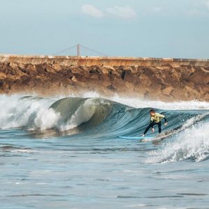 Cours de surf à Lisbonne sur la plage de Carcavelos