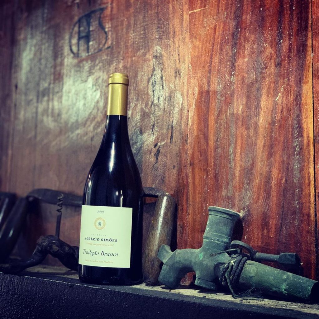 Guide des vins portugais avec la Horacio Simoes, un vin de la péninsule de Sétubal