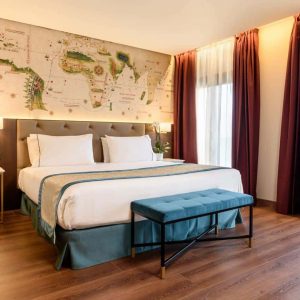 Chambre double ou twin avec parquet d'un hôtel 4 étoiles pour séminaire d'entreprise ou team building à Lisbonne