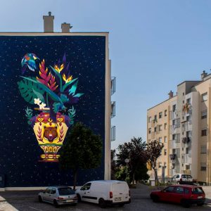 Kruella D'Enfer, street artiste dans le quartier de Marvila à Lisbonne