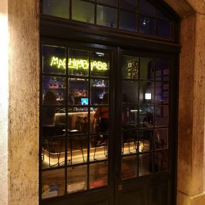 Machimbombo un excellent bar à cocktail festif dans le Bairro Alto