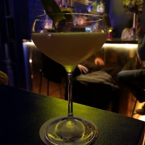 Machimbombo un excellent bar à cocktail festif dans le Bairro Alto