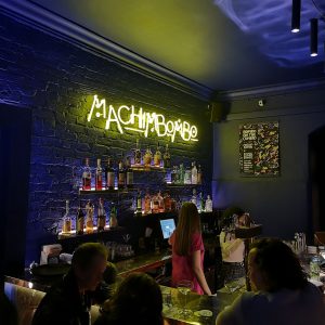 Machimbombo un excellent bar à cocktail festif dans le Bairro Alto