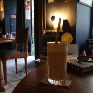 Onda Cocktail Room est un bar à cocktail situé dans le quartier de Graça et l'un des meilleurs de la ville