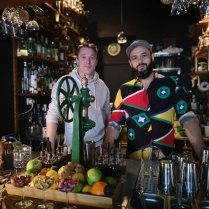 Onda Cocktail Room est un bar à cocktail situé dans le quartier de Graça et l'un des meilleurs de la ville