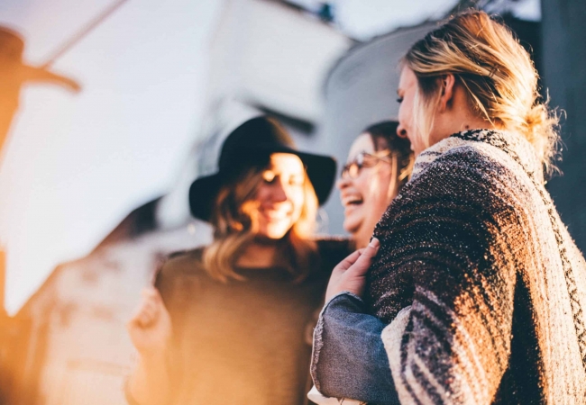 groupes d'étudiantes erasmus festives et qui profitent des soirées erasmus à lisbonne