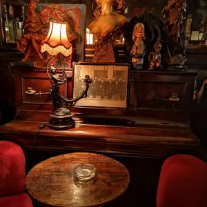 Bar procopio à Lisbonne, un speakeasy célèbre pour ses intrigues politiques pendant la guerre froide.