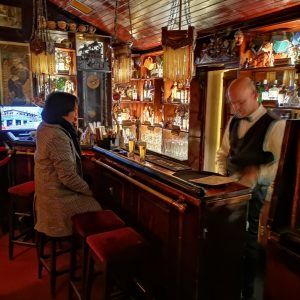 Bar procopio à Lisbonne, un speakeasy célèbre pour ses intrigues politiques pendant la guerre froide.