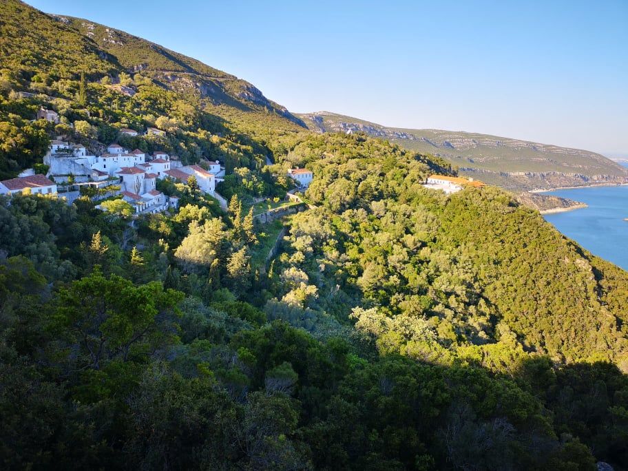 Couvent da serra da arrabida avec une vue magnifique sur l'estuaire du Sado