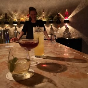 Toca da Raposa est un bar à cocktail situé dans le quartier du Chiado et qui offre une carte de cocktails uniques