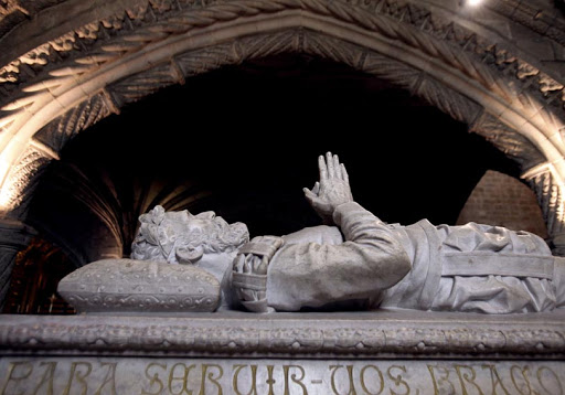 le tombeau de camoes au monastère des Hiéronymites le 10 juin jour du Portugal