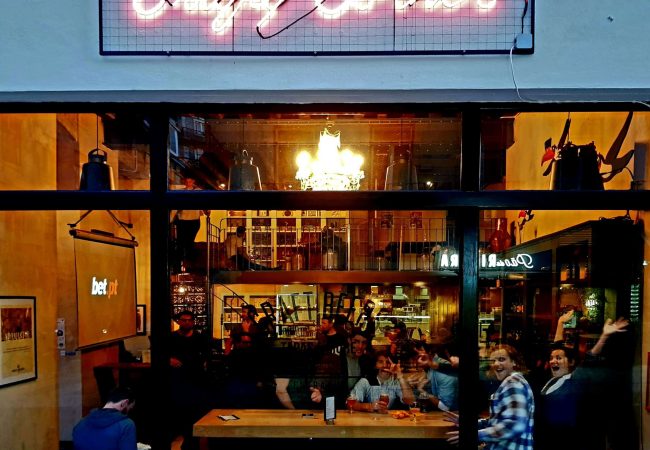 Crafty Corner un excellent bar à bières artisanales de Lisbonne sur Cais do Sodre.